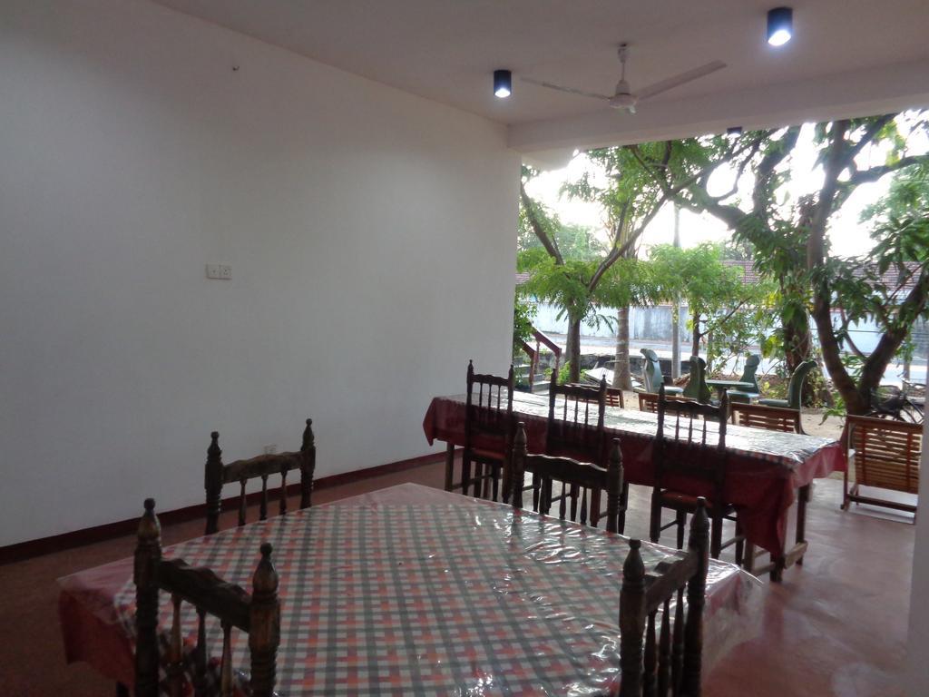 Jayaru Guest House Polonnaruwa Buitenkant foto