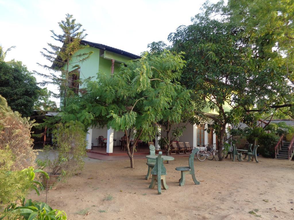 Jayaru Guest House Polonnaruwa Buitenkant foto