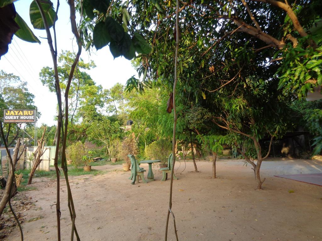 Jayaru Guest House Polonnaruwa Buitenkant foto