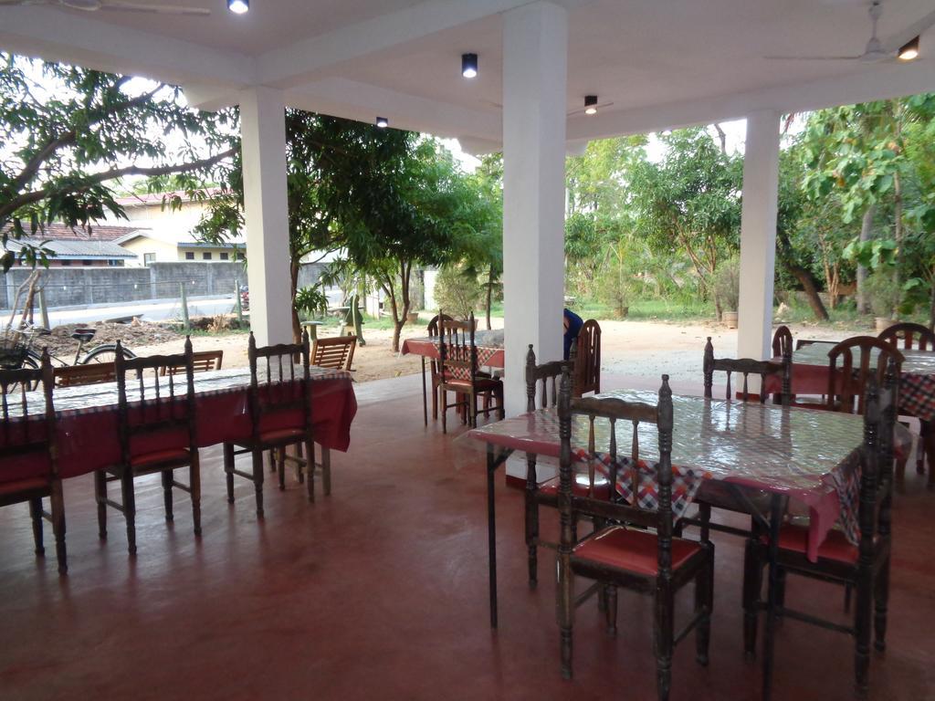 Jayaru Guest House Polonnaruwa Buitenkant foto