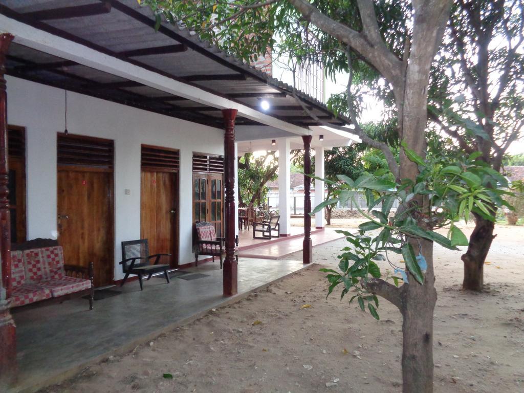 Jayaru Guest House Polonnaruwa Buitenkant foto
